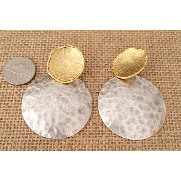Silverstone Hammered Disc Earrings with top Goldtone Concave Circle Lightweight - Picture 2 of 4